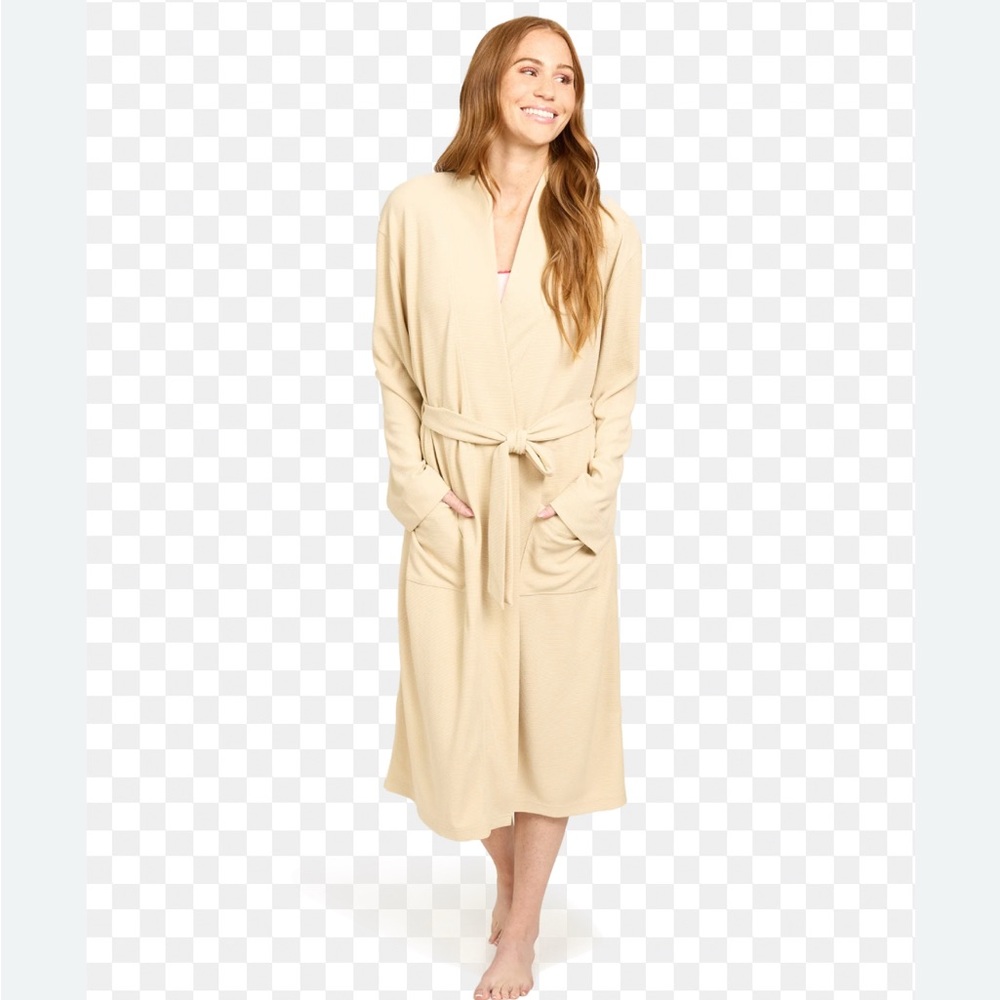 Line & Dot Cream Women's Robe (New w/tags)